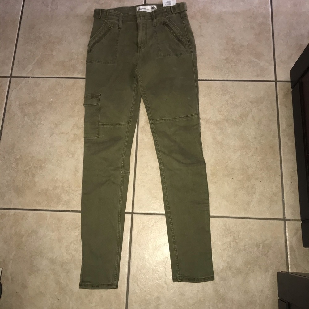 Nwot highrise 00R A&F military skinny jeans